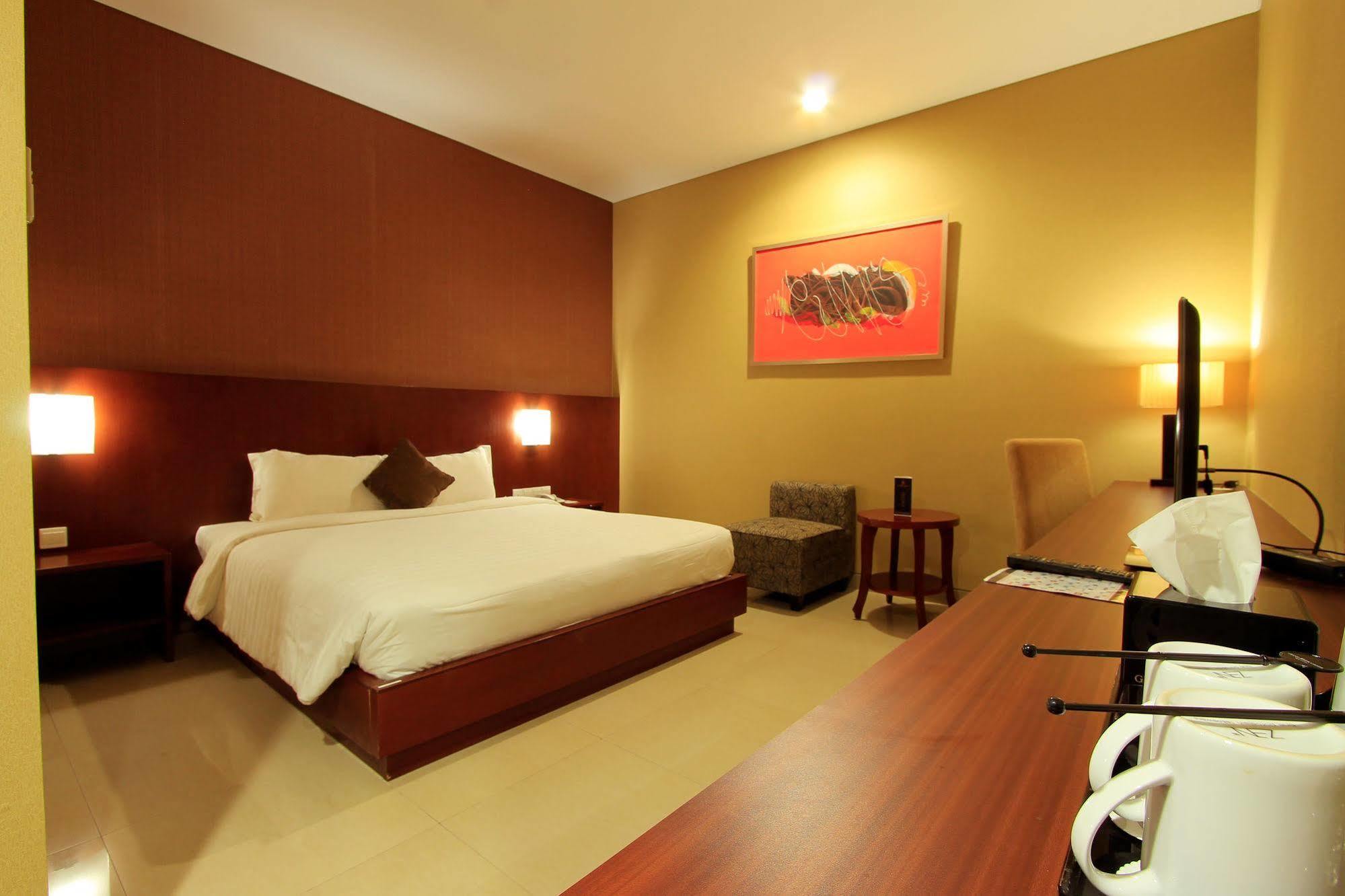 Grand Hatika Hotel Tanjung Pandan Luaran gambar