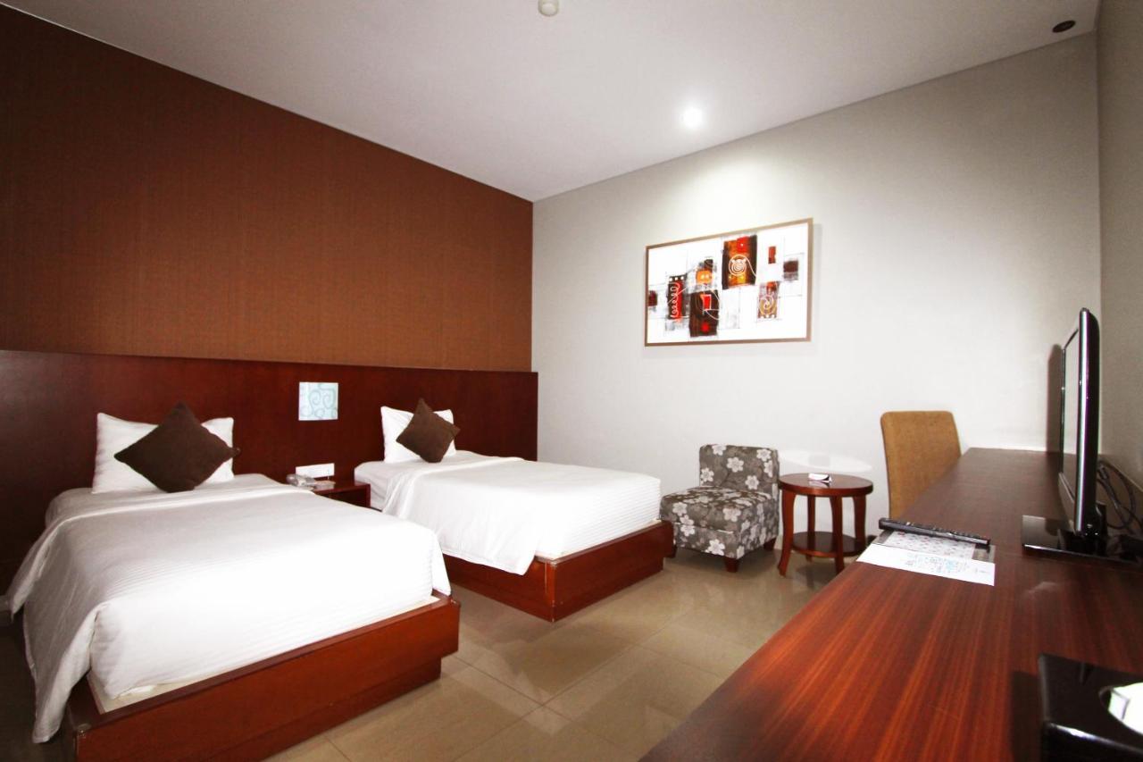 Grand Hatika Hotel Tanjung Pandan Luaran gambar