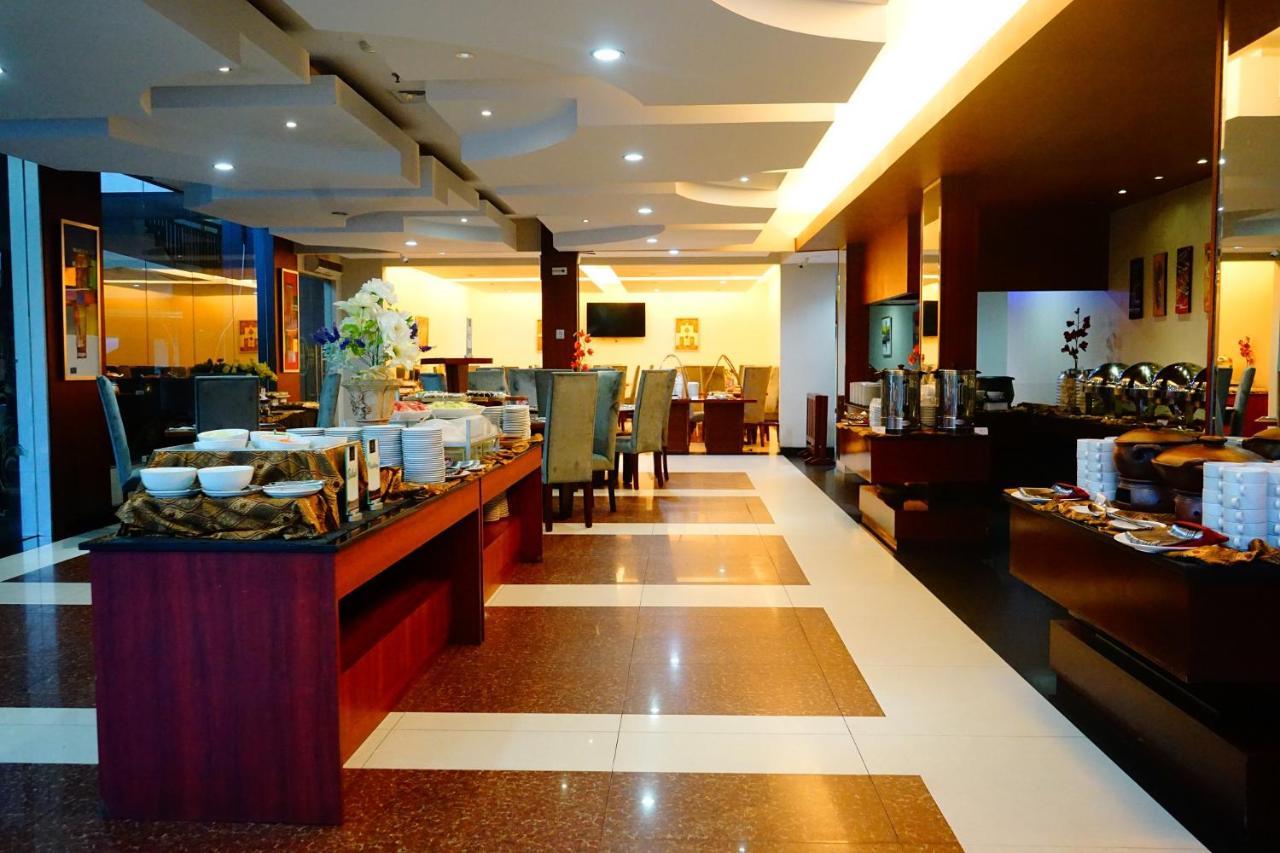 Grand Hatika Hotel Tanjung Pandan Luaran gambar